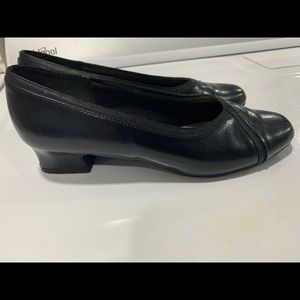 Womens pumps